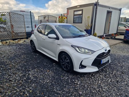 2020 Toyota Yaris - thumbnail 4