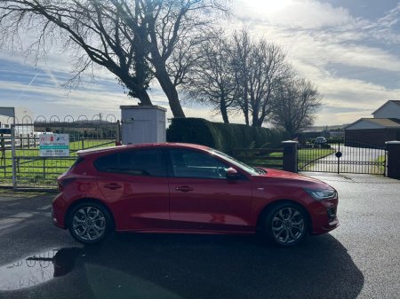 2025 Ford Focus - view 3