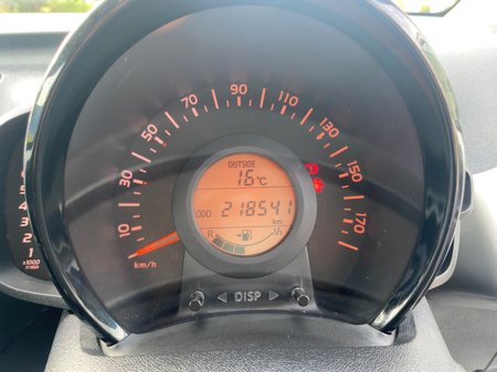 2015 Toyota Aygo 1.0 5DR X-PLAY 4DR €6,950 thumbnail