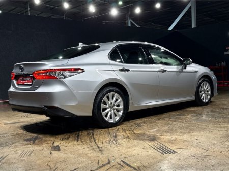 2020 Toyota Camry HYBRID - CRUISE CONTROL - REVERSE CAMERA - PUSH START/STOP BUTTON - TOYOTA SAFETY SENSE €25,950 thumbnail