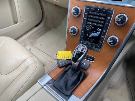 2016 Volvo XC60 - thumbnail 14