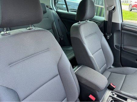 2018 Volkswagen Golf 1.2 TSI 5DR AUTO LOW KMS thumbnail