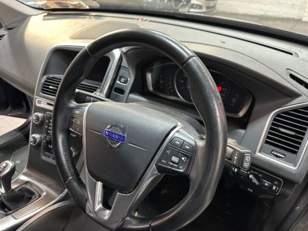 2016 Volvo XC60 - thumbnail 17