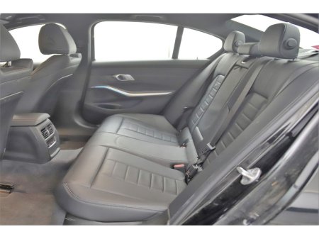 2021 BMW 3 Series - thumbnail 16