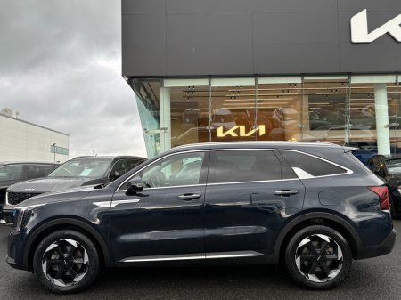2025 Kia Sorento Plug in hybrid ( 7 seats ) €59,995 thumbnail