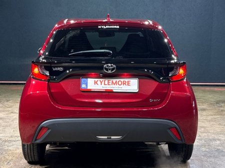 2025 Toyota Yaris - thumbnail 4