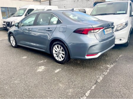 2023 Toyota Corolla LUNA SALOON 4DR AUTO 1.8 PETROL/ELECTRIC SELF CHARGING HYBRID €21,950 thumbnail