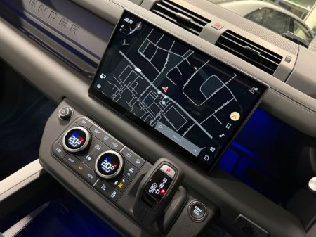 2025 Land Rover Defender X-DYNAMIC SE=HUGE SPEC//LIGHT INTERIOR//AS NEW=2 YEAR WARRANTY=TAILORED FINANCE PACKAGES AVAILABLE=TRADE IN'S WELCOME €104,995 thumbnail