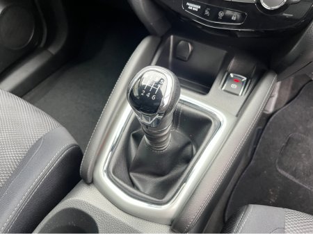 2016 Nissan Qashqai - thumbnail 14