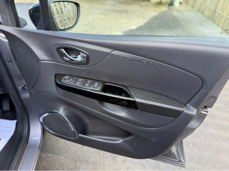 2016 Renault Captur SIGNATURE 1.5 DCI 90 20 4DR €9,900 thumbnail