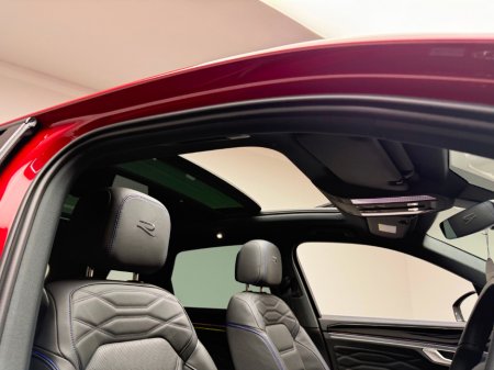 2025 Volkswagen Touareg - thumbnail 11