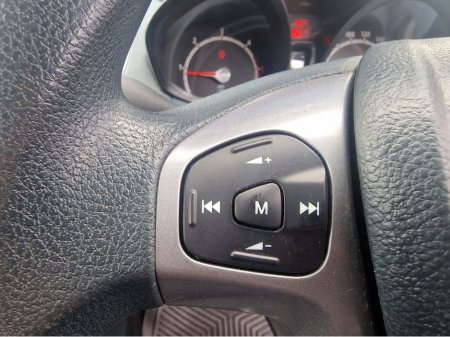 2011 Ford Fiesta - thumbnail 17