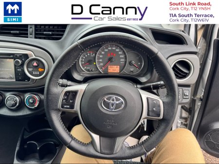 2012 Toyota Yaris - thumbnail 14