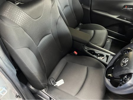 2022 Toyota Prius 2022 TOYOTA PRIUS S SAFETY SENSE 1.8 AUTOMATIC / CRUISE CONTORL / REVERSE CAMERA AND MORE thumbnail