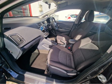 2016 Kia Rio - thumbnail 27