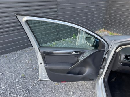 2012 Volkswagen Golf - thumbnail 17