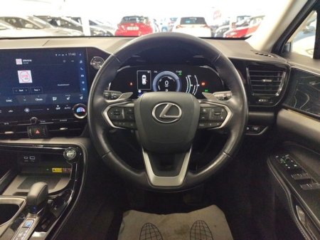 2022 Lexus NX 300 h - thumbnail 9