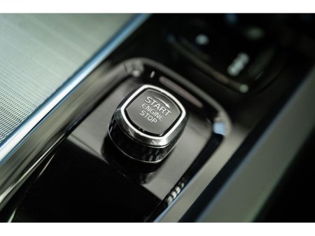 2022 Volvo XC60 T6 CORE BRIGHT SUNROOF 350BHP AWD €42,899 thumbnail