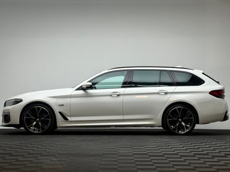 2023 BMW 5 Series - thumbnail 4