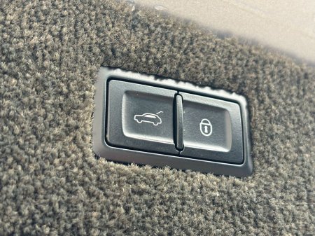 2016 Bentley Bentayga - thumbnail 40