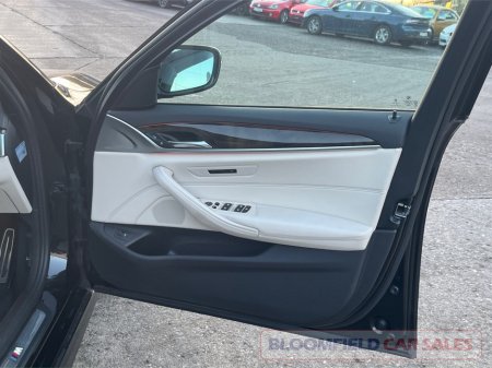 2017 BMW 5 Series MSPORT , SUNROOF // IMMACULATE €28,950 thumbnail