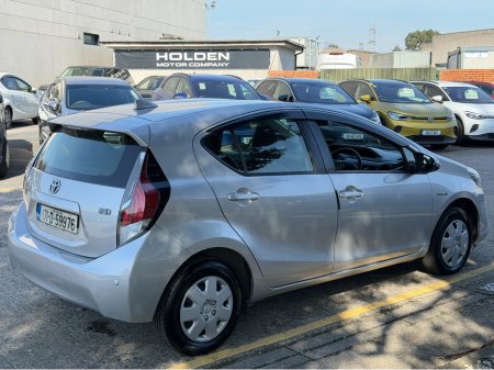 2017 Toyota Aqua - thumbnail 8