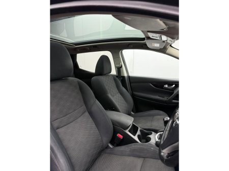 2017 Nissan Qashqai 1.5 DSL XE €11,950 thumbnail