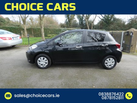 2016 Toyota Yaris - thumbnail 3