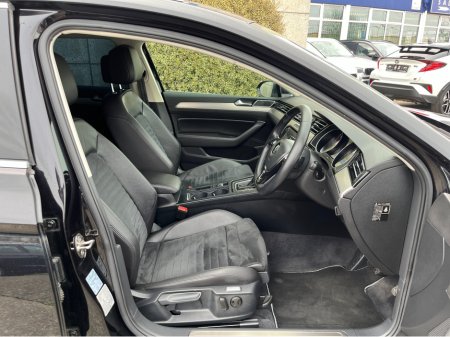 2019 Volkswagen Passat - thumbnail 11