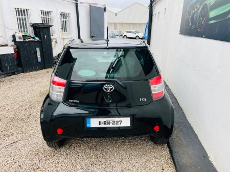 2011 Toyota iQ - thumbnail 4