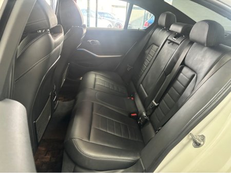 2021 BMW 3 Series - thumbnail 15