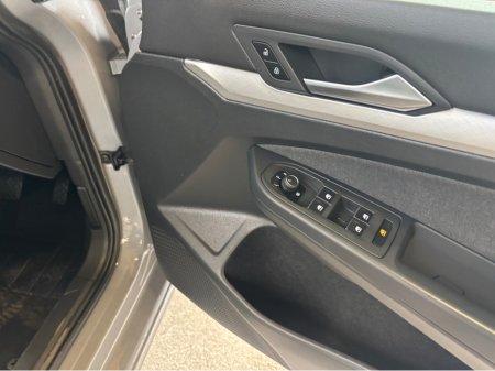 2023 Volkswagen Golf - thumbnail 2