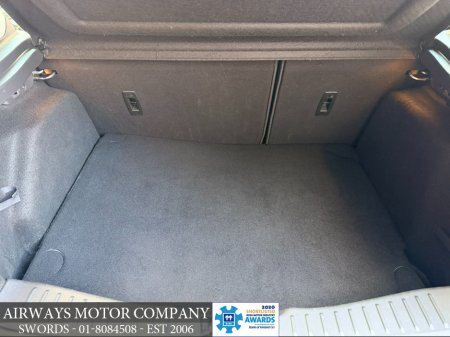 2016 Ford Focus - thumbnail 24