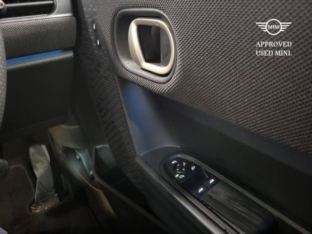 2025 MINI Hatch COOPER 3Dr Sport Auto €40,975 thumbnail