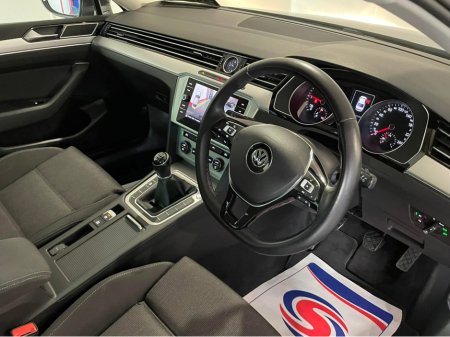 2019 Volkswagen Passat - thumbnail 12