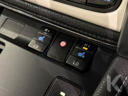 2016 Toyota Auris HYBRID G PACKAGE - BEIGE/BLACK FULL LEATHER INTERIOR - FACTORY ALLOYS - REVERSE CAMERA €13,950 thumbnail