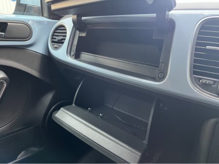 2013 Volkswagen Beetle - thumbnail 13