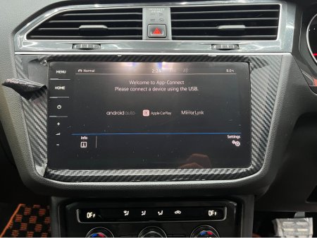 2020 Volkswagen Tiguan €27950! 2020 VOLKSWAGEN TIGUAN TDI 4MOTION CONFORT LINE 2.0 AUTOMATIC / CRUISE CONTROL / 360° PARKING CAMERA / APPLE CARPLAY AND MORE €27,950 thumbnail