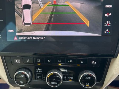 2018 Skoda Octavia COM Style 1.6tdi 115HP DSG 4DR €18,500 thumbnail