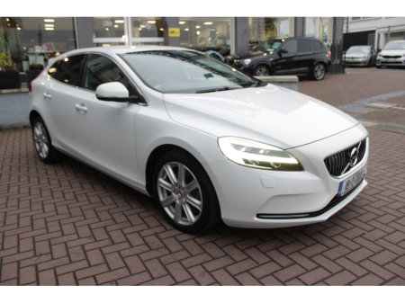 2018 Volvo V40 2.0D4 INSCRIPTION 5DR HATCHBACK AUTO HUGE SPEC  // 1 OWNER CAR // AS NEW CONDITION THROUGHOUT // BUY WITH CONFIDENCE AA AND SIMI APPROVED DEALER 2025 // FINANCE ARRANGED // €16,950
