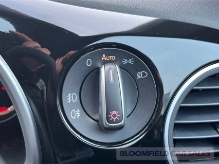 2019 Volkswagen Beetle - thumbnail 23