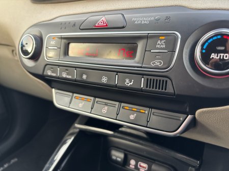 2019 Kia Sorento - thumbnail 14