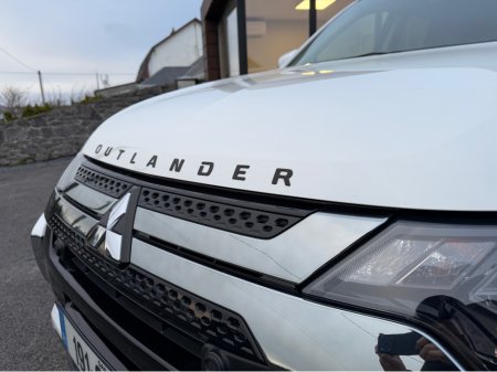 2019 Mitsubishi Outlander - thumbnail 15