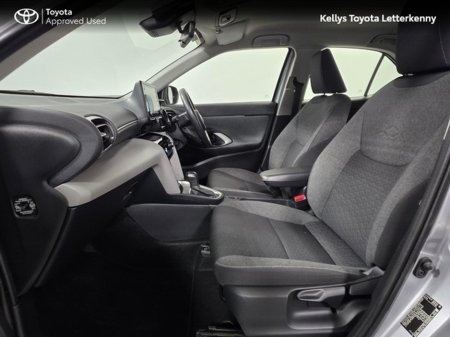 2022 Toyota Yaris Cross YARIS CROSS LUNA - #170 €24,495 thumbnail