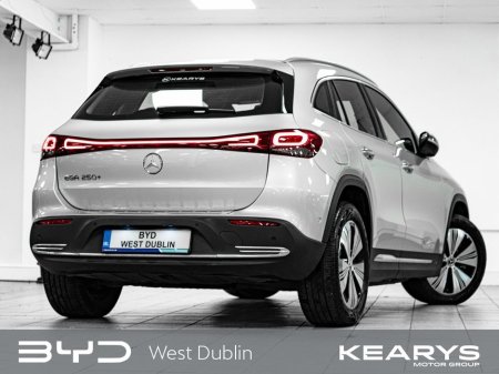 2023 Mercedes-Benz EQA - thumbnail 2