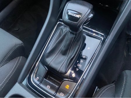 2023 Skoda Karoq SPORT 2.0 TDI 115HP DSG 5 5DR AUTO €33,995 thumbnail