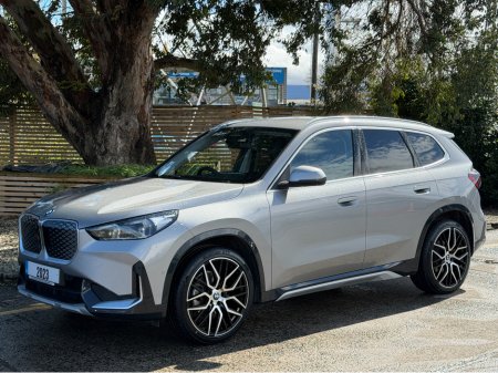 2023 BMW iX1 - thumbnail 3