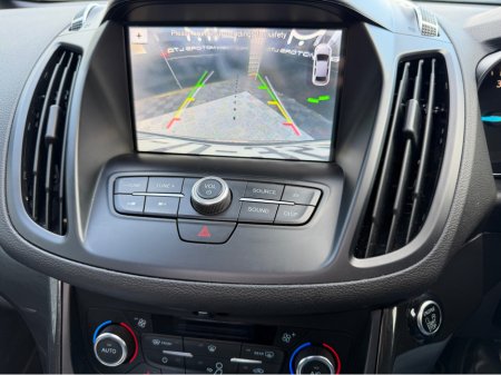 2019 Ford Kuga 1.5 120PS 4DR ST-LINE SUNROOF TOP SPEC €20,995 thumbnail