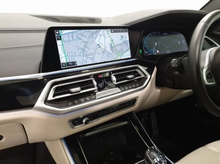 2021 BMW X5 xDrive45e M Sport €59,950 thumbnail