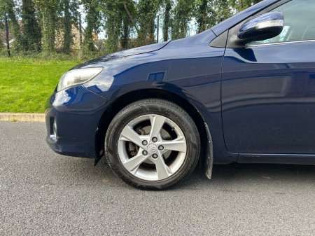 2011 Toyota Corolla - thumbnail 9